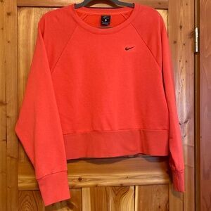 Nike crop sweatshirt slit back